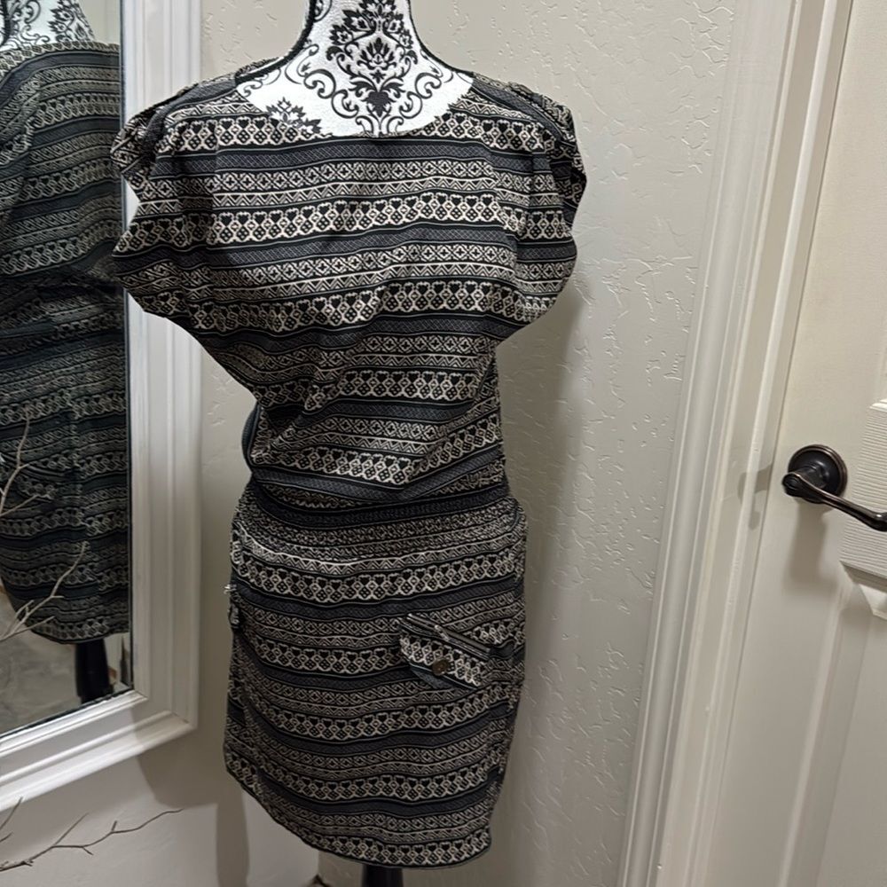 Allen B. By Allen Schwartz Black and‎ Cream Long Sleeve Mini Dress